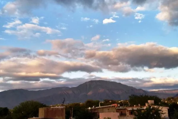 El otoño llegó: lunes nublado y con cielo inestable
