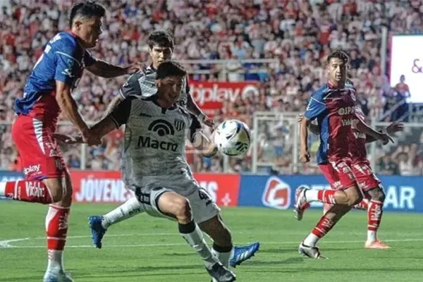 Unión aplastó a Gimnasia (M) y consiguió su primer triunfo en el torneo