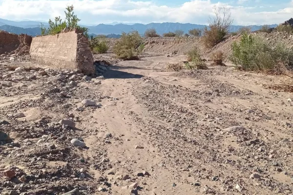 Villa Castelli: grave abandono de las defensas del río pone en riesgo a distintos sectores del departamento