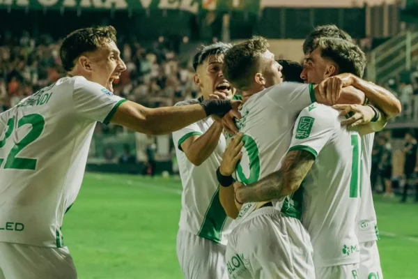 Banfield remontó y le ganó a Estudiantes de Río Cuarto