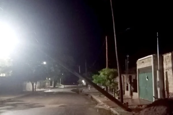 Intenso temporal de lluvia y viento azotó a Chepes