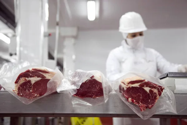 Trump firmó el decreto que amplía el cupo para la importación de carne vacuna argentina