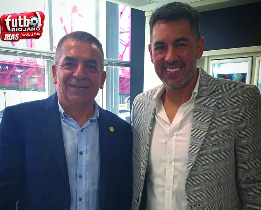 Por La Rioja, estuvieron Juan Pablo Ceballos, presidente de la Federaci&oacute;n Riojana, junto al Director T&eacute;cnico, Ricardo Navarro (Futsal AFA La Rioja).