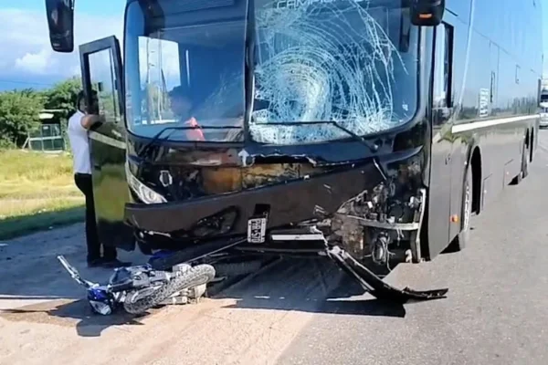 Grave accidente vial en Ruta 38: un colectivo chocó contra una motocicleta