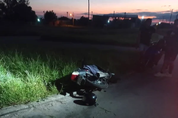 Motociclista herido tras caer de su rodado