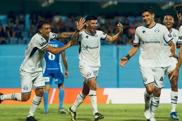 Independiente Rivadavia le ganó a Estudiantes (RC) y es líder con puntaje perfecto
