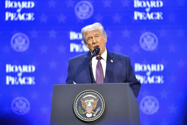 Trump amenaza con bloquear la apertura de un nuevo puente entre Estados Unidos y Canadá