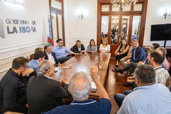 Quintela ratifica apoyo a la producción riojana y anuncia fondo para la vendimia 2026