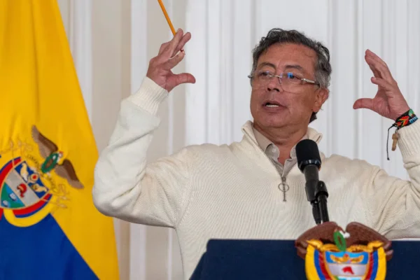 Máxima tensión en Colombia: el presidente Gustavo Petro denunció que escapó de un intento de asesinato