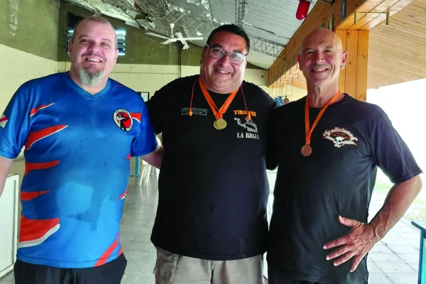Crisitian Cruz festejó en la modalidad de Siluetas