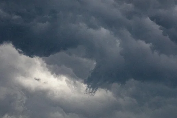 Se esperan lluvias aisladas y una jornada fresca en la capital riojana