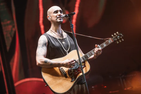 Abel Pintos, la figura más ovacionada de la primera noche chayera