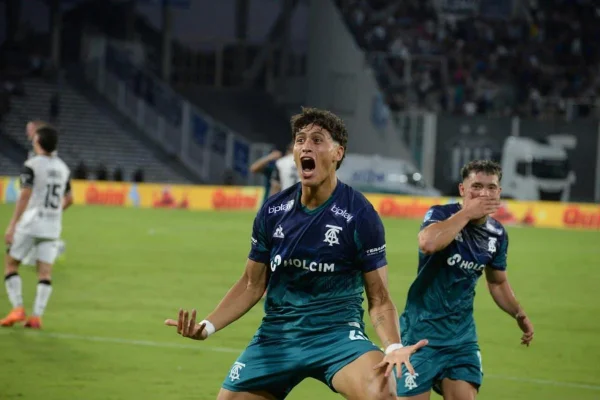 Con dos golazos de Valentín Dávila, Talleres venció a Gimnasia de Mendoza