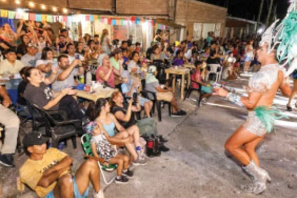 Chilecito vivió los corsos a puro color y tradición