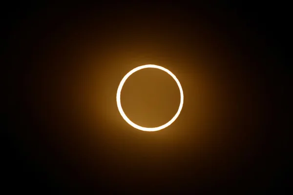 Eclipse solar anular del martes 17 de febrero: dónde será visible el “anillo de fuego”