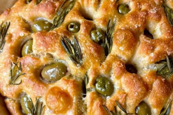 Pan casero con aceitunas: receta práctica para compartir