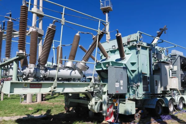 Instalan equipo clave para evitar cortes de luz en la zona este y sur de la capital