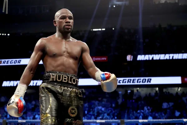 Mayweather aseguró que volverá al boxeo profesional luego de pelear con Mike Tyson