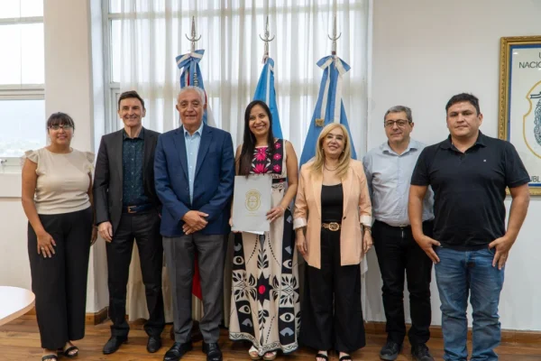 Salud y UNLaR incorporan el Hospital de Clínicas a la formación de profesionales de salud