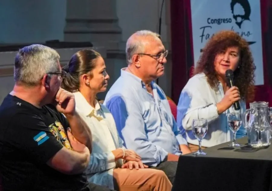 Comenz&oacute; con la apertura a cargo de autoridades de la secretar&iacute;a de Culturas y de El Ateneo de Estudios Hist&oacute;ricos.