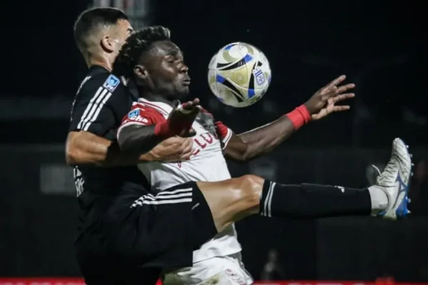 Deportivo Riestra y Huracán quedaron en cero en todo