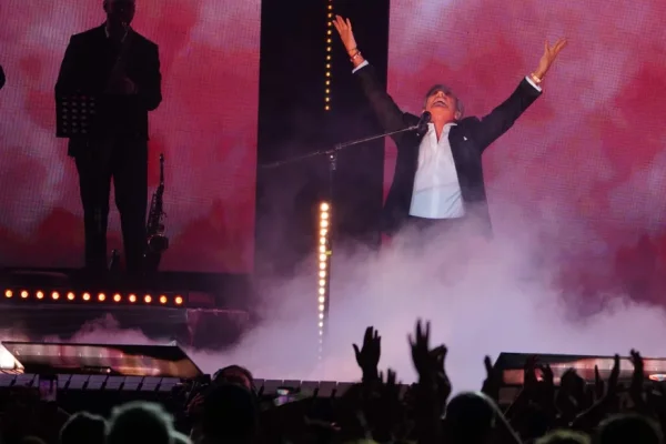 Ricardo Montaner abrió su gira mundial en Buenos Aires e hizo vibrar a sus fanáticos