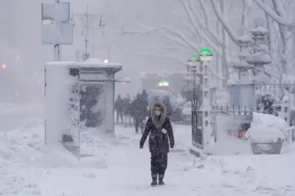 Nueva York bajo nieve: la ventisca más severa en años paraliza el noreste de EE.UU.