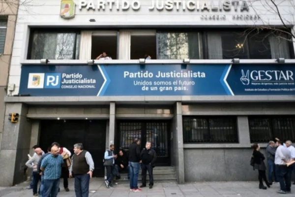 El PJ contra los legisladores de su espacio que votaron la reforma laboral