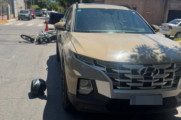 Una mujer herida tras un siniestro vial en la capital