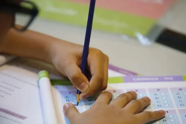 Continúa el pago de la Ayuda Escolar: quiénes cobran este miércoles 25 de febrero