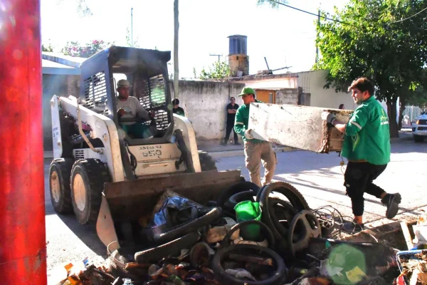 Operativo integral en barrio Islas Malvinas refuerza la prevención del dengue y mejora urbana