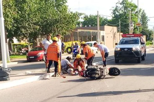 Una mujer sufrió una fractura tras un siniestro vial