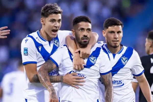 Vélez defiende la punta ante Riestra