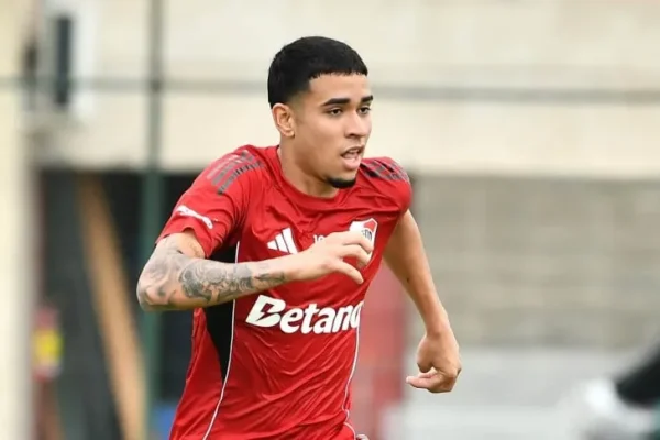 Kendry Páez se entrenó con normalidad en River y quiere estar ante Banfield