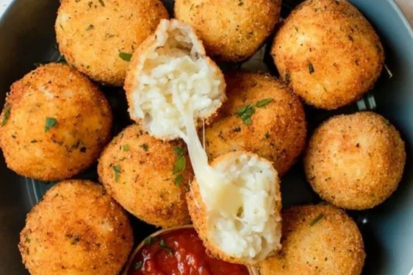 Bombas de papa rellenas de queso: una receta fácil e ideal para las viandas del cole