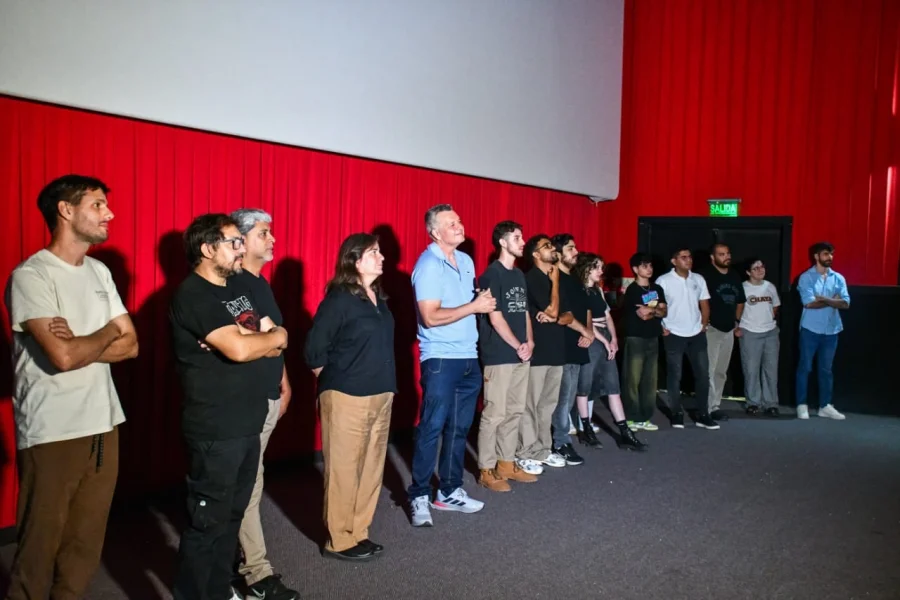 Presencias. Autoridades provinciales, representantes de c&aacute;maras y asociaciones tur&iacute;sticas, artistas y participantes del Festival.