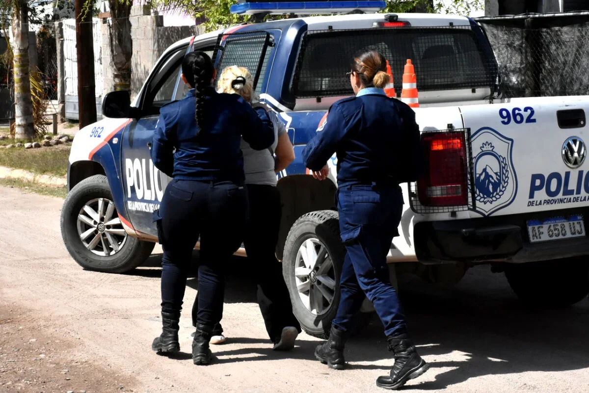 Detuvieron en Famatina a una trabajadora del Registro Civil acusada de robarle a un jubilado