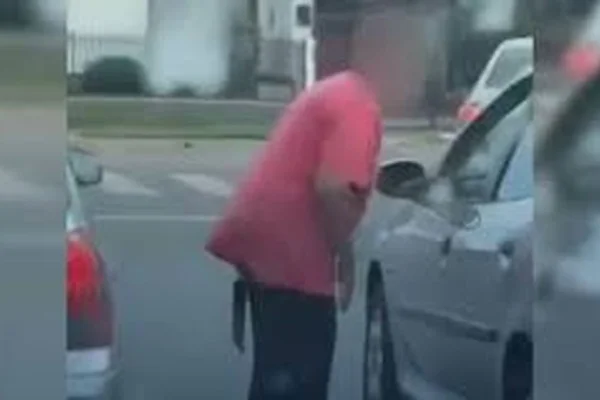 La Pampa: Mujer amenazó a otro conductor con un cuchillo y la suspendieron