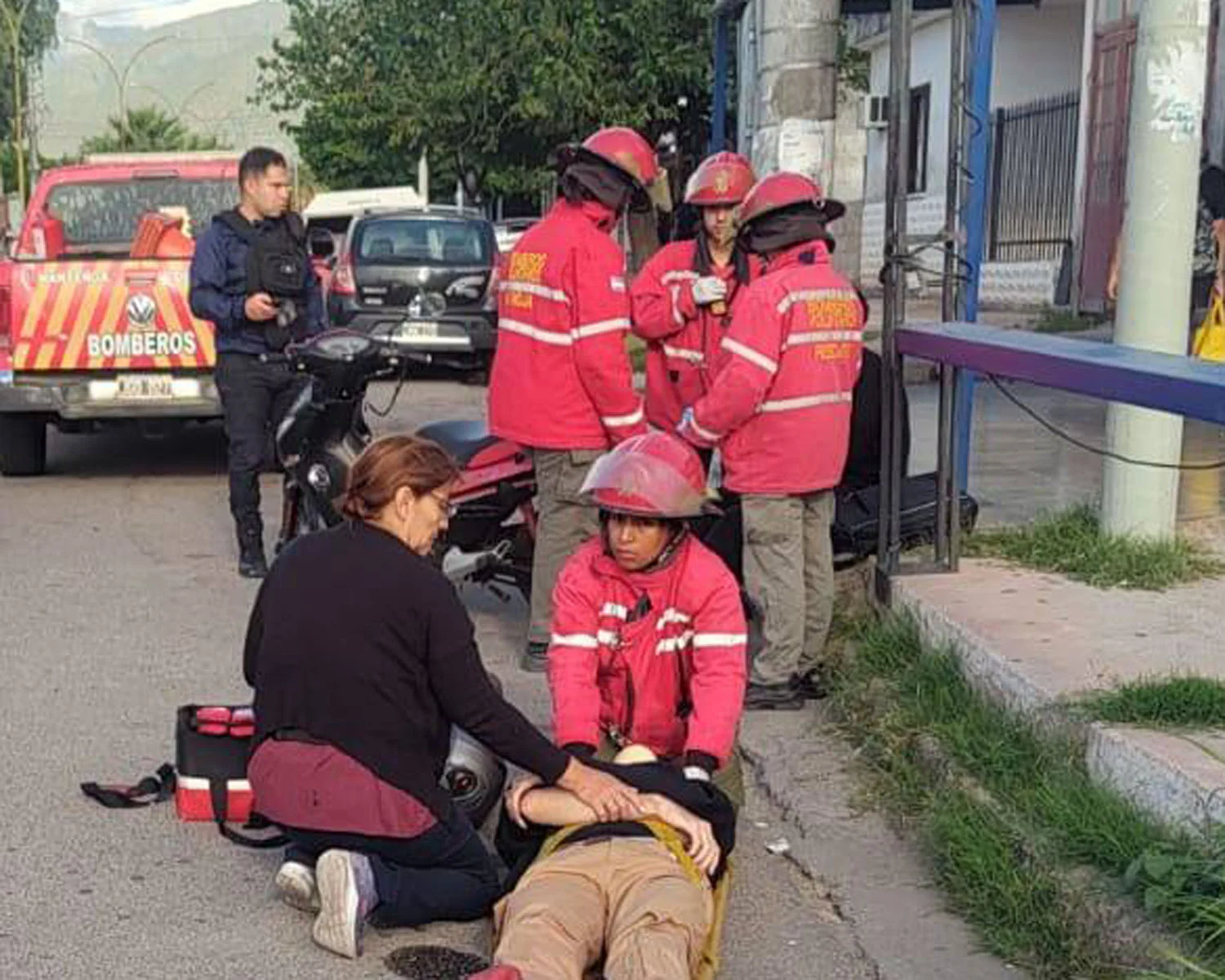 Dos heridos en un siniestro vil en el barrio Evita
