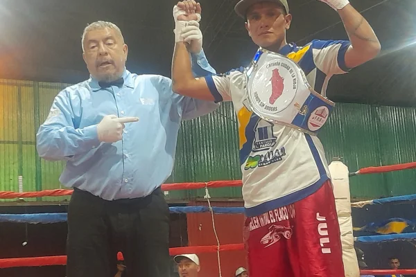 Boxeo: Alexis Rearte se impuso en el 
