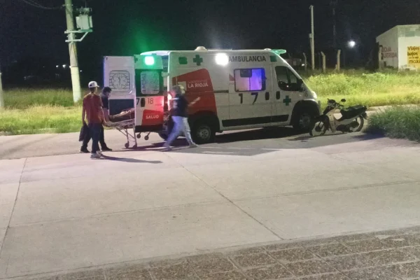 Varias heridos en fuerte choque de motos en el barrio Antártida I