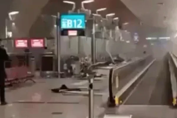 Ataques a los aeropuertos de Abu Dabi y Dubái dejaron un muerto y once heridos