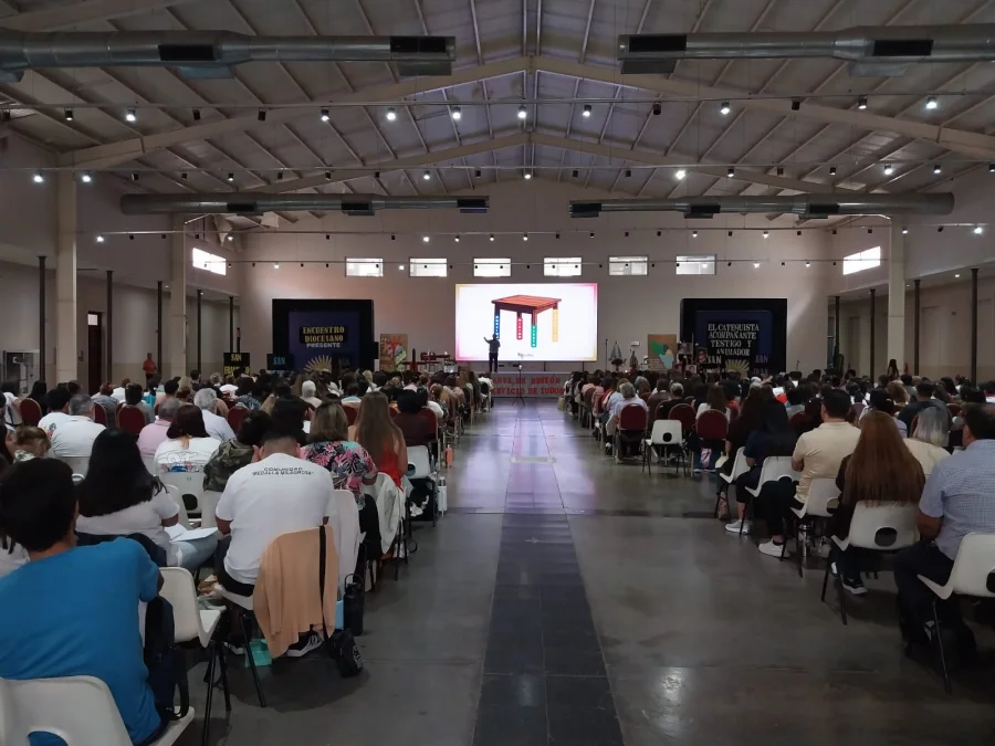 Convocatoria. Más de 500 catequistas de toda la Diócesis de La Rioja se reunieron en la Capital.