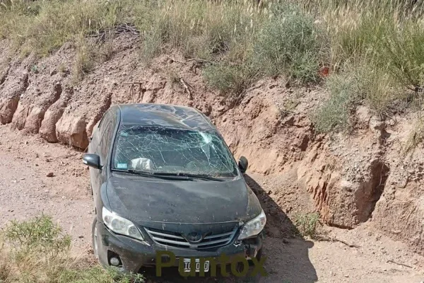 Un auto volcó en Olta y dejó un herido
