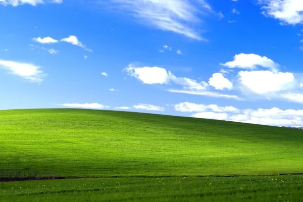 El histórico fondo de pantalla de Windows XP, 25 años después: cómo se ve hoy el paisaje de California