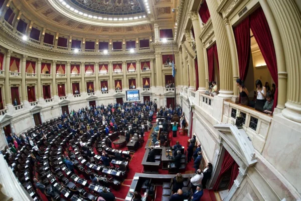 La motosierra llegó a la Cámara de Diputados: abren retiros voluntarios para los empleados