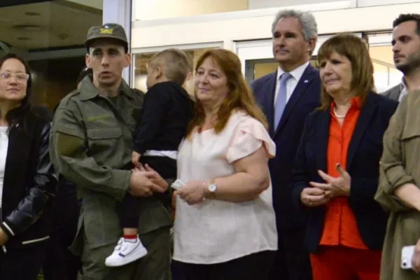Sin fecha para la reunión en el Senado, en el Gobierno no descartan que Milei reciba al gendarme Nahuel Gallo