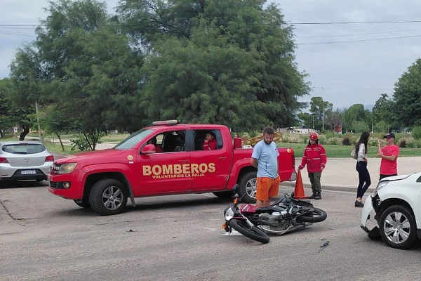 Motociclista se habria fracturado tras un siniestro vial
