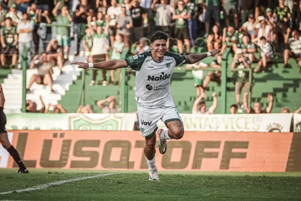 Sarmiento le ganó a Estudiantes de Río Cuarto y se aleja del descenso