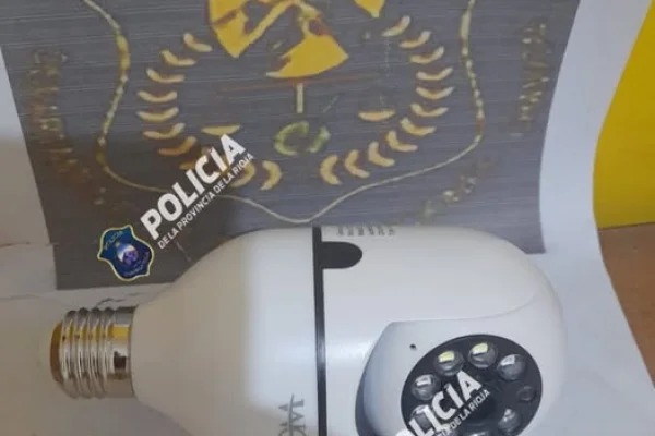 Un menor cayó a su casa con un elemento robado y su padre lo entregó a la Policía